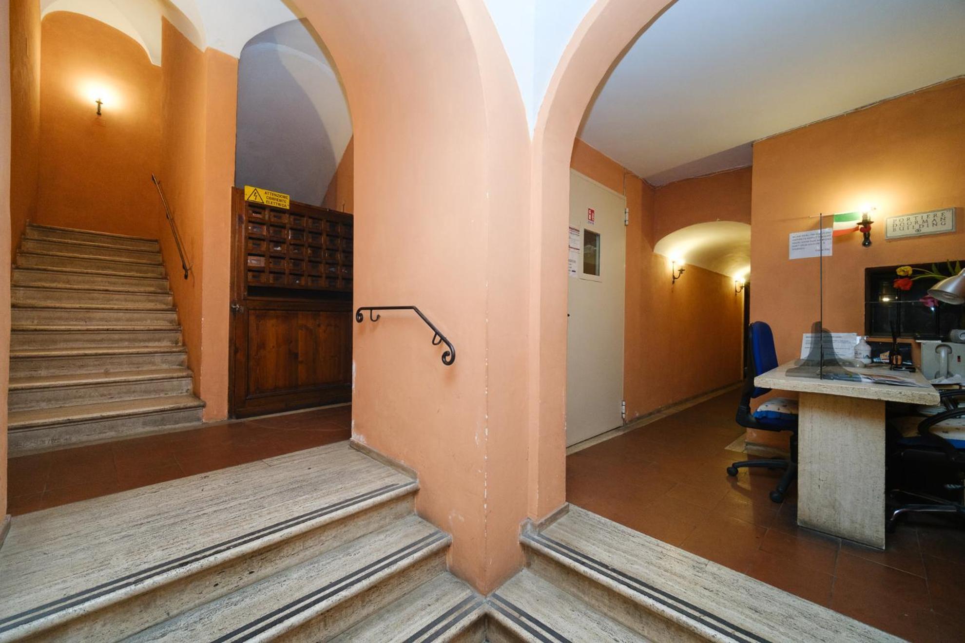 Pantheon'S Arch By Buddyrent Rome Bagian luar foto